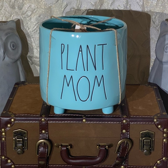 **SOLD On Mercari**Rae Dunn "PLANT MOM" Planter - Picture 2 of 4